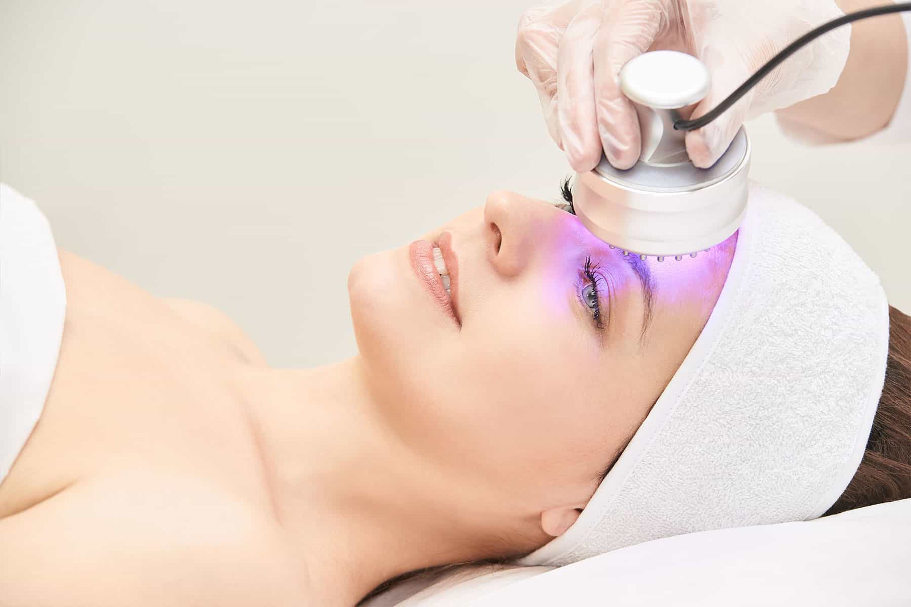 The Eligible Wonder Solution Light Therapy and How it Works on Acne